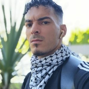 Meet your Posher, Issa